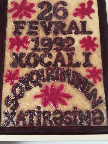 Gəncədə  25 saylı  məktəbdə Xocalı Soyqırımına həsr olunmuş rəsm sərgisi