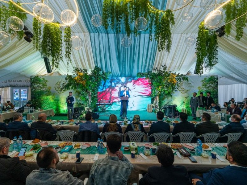 Heydər Əliyev Fondunun vitse-prezidenti Leyla Əliyevanın təşəbbüsü ilə Moskvada iftar süfrəsi açılıb (FOTO)