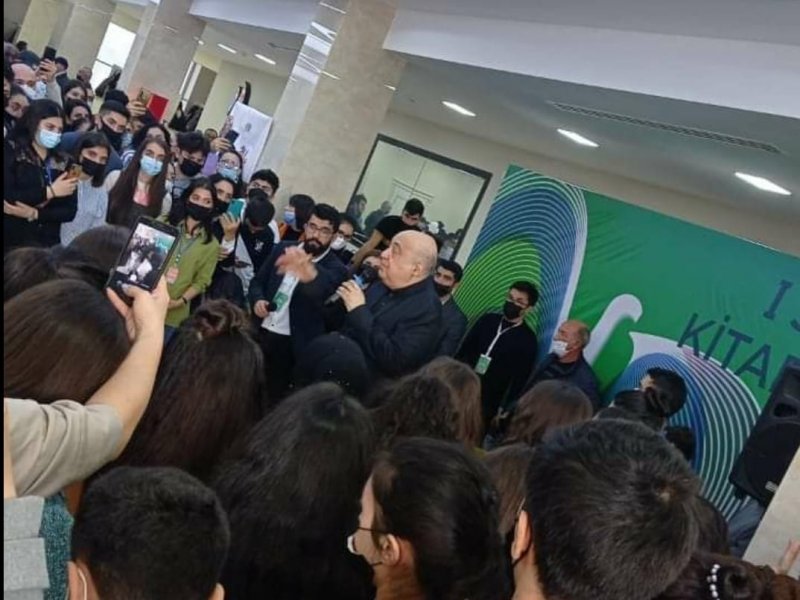 1-ci Sumqayıt kitab sərgisi.
