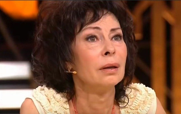 Rusiyanın Əməkdar artistinin evində yanğın oldu, reanimasiyaya düşdü - Video