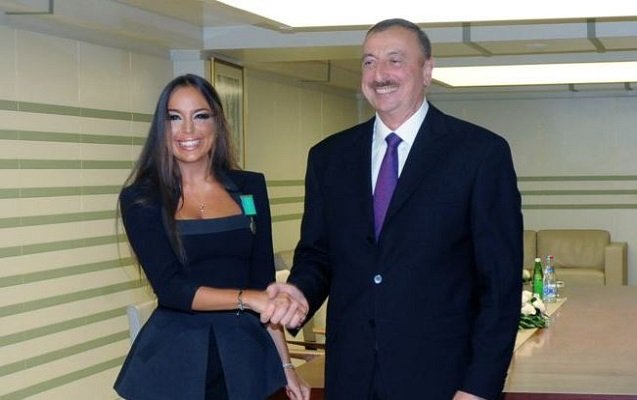 “Ad günün mübarək, əziz ata!” - Video