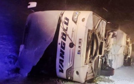 Türkiyədə qara görə iki avtobus aşdı, 24 yaralı - Foto