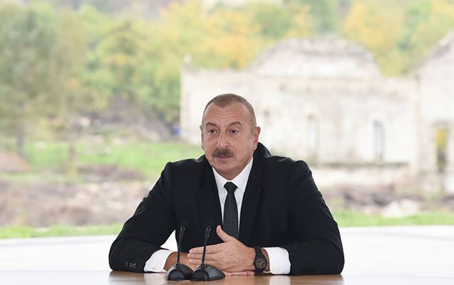 “Biz 10 milyard dollar itirdik” - Prezident bir neçə il əvvəlki devalvasiyadan danışdı