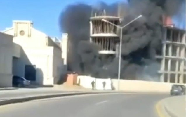 Bakıda yarımtikilidə güclü yanğın - Video