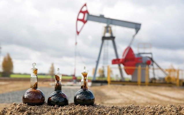 Azərbaycan neftinin qiyməti 100 dolları keçdi - Son 8 ildə ilk