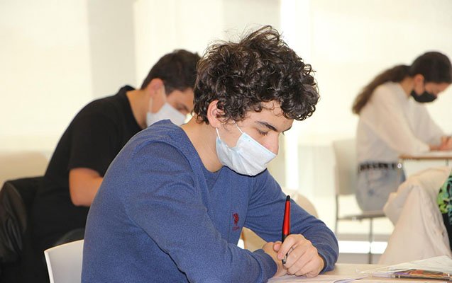 Bu gün 21 mindən çox şagird imtahan verir