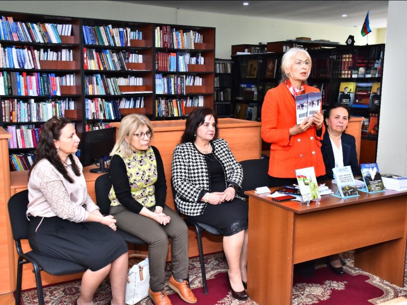 Mərkəzi kitabxanada kitab təqdimatı keçirilib