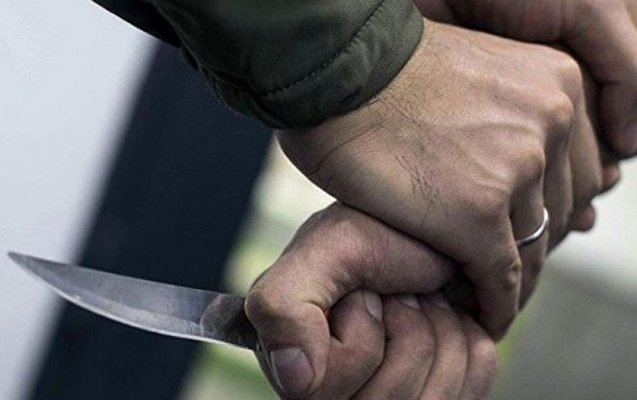 20 yaşlı gənc naməlum şəraitdə bıçaqlandı