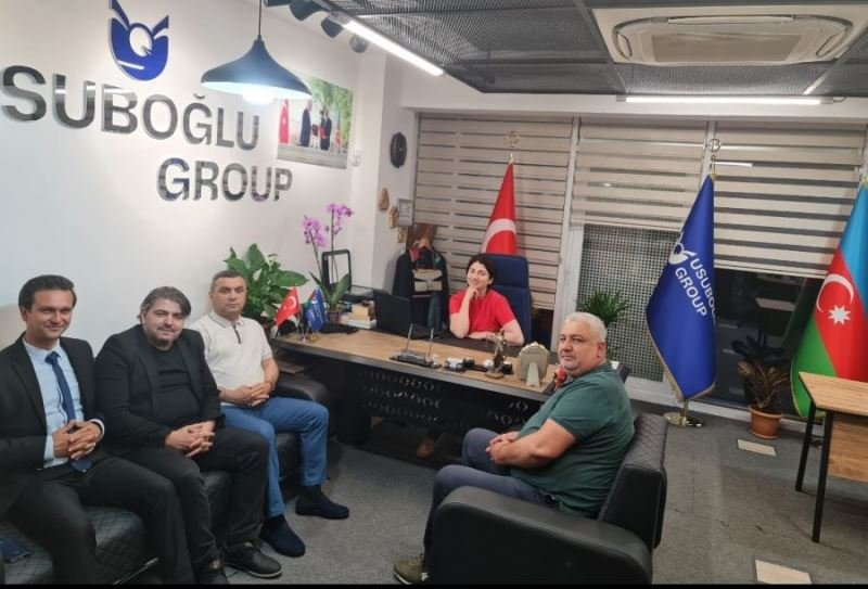 Usuboğlu Group"-un Azərbaycanın "Respublika günü"ilə bağlı hazırlıq iclasında  Zirvə İslahatlara Dəstək İB-nin sədri Elçin Axundzade ilə yanaşı Müharrem Özmeral,Muhammed Osmanov və bir çox Türkiyənin önəmli qrum rəhbərləri iştirak etdi.