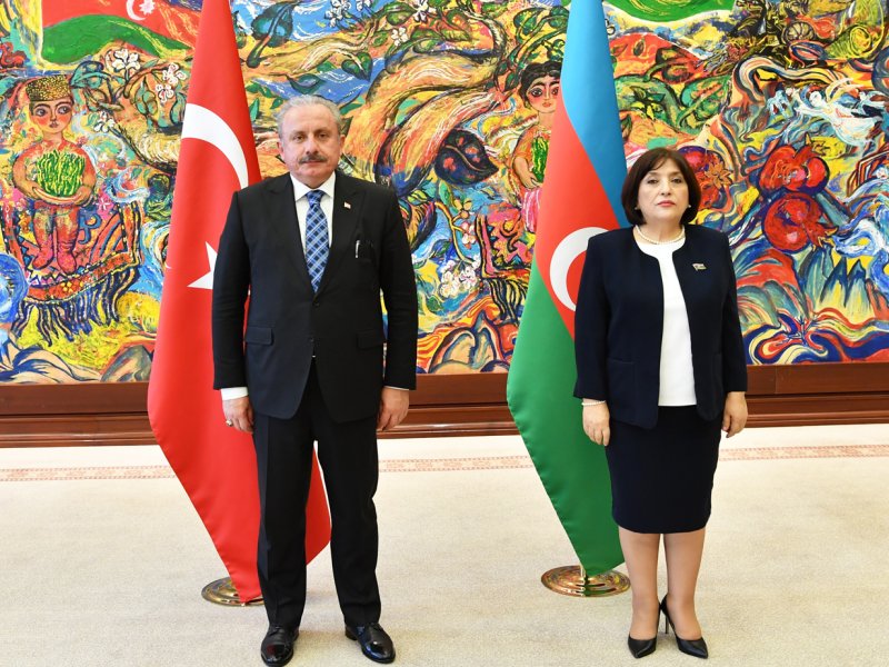 Milli Məclisin sədri Sahibə Qafarova Türkiyə Böyük Millət Məclisinin sədri ilə görüşüb
