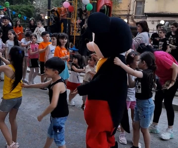 1-İYUN Usagların Beynəlxalq Müdafiəsi Günü.