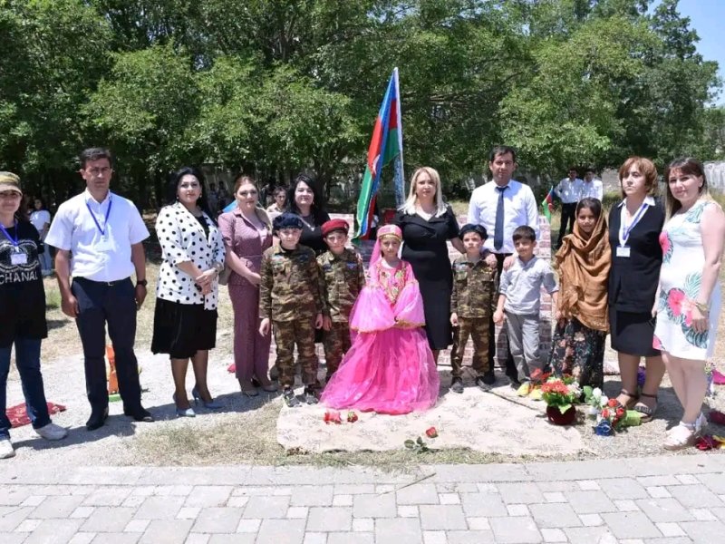 Xızı rayonunda Ulu öndər H. Əliyevin adını daşıyan parkda Yay məktəbinin yekununa həsr olunmuş tədbir keçirildi.