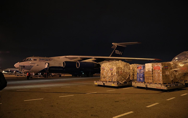 Bakıda Türkiyə üçün 36 ton yardım təyyarəyə yükləndi - Fotolar