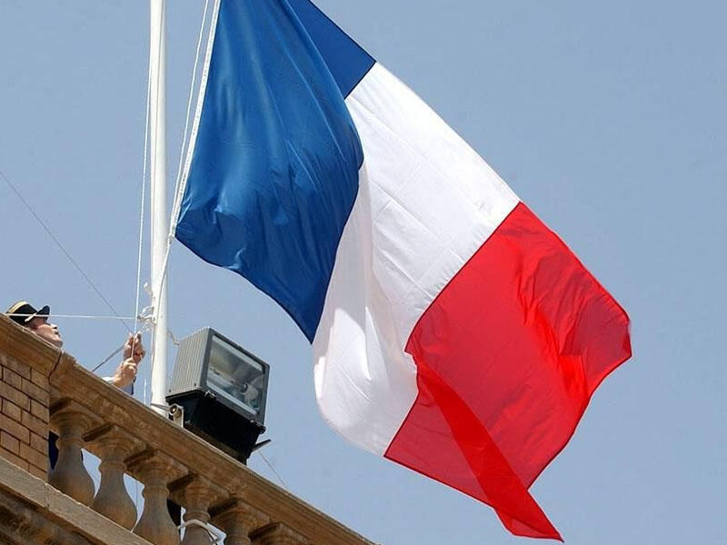 "Fransa tarixi koloniyalarına qarşı aqressiv davranış nümayiş etdirir"