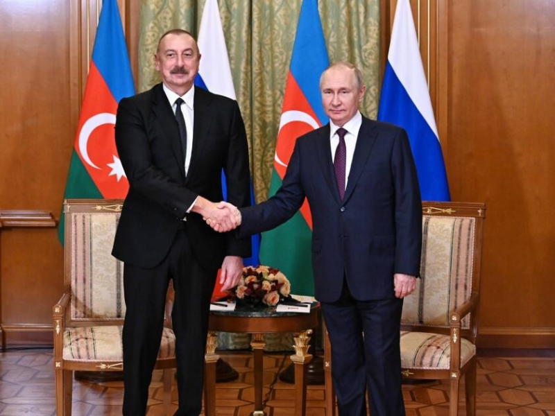 Vladimir Putin İlham Əliyevə zəng edib