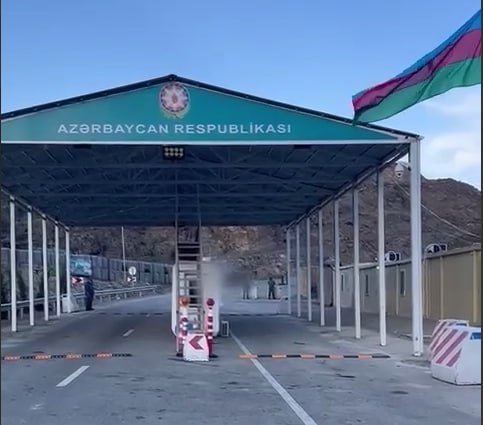 30 aprel tarixində Laçın yolunun girişində quraşdırılan yeni sərhəd keçid məntəqəsindən 11 nəfər istifadə edib