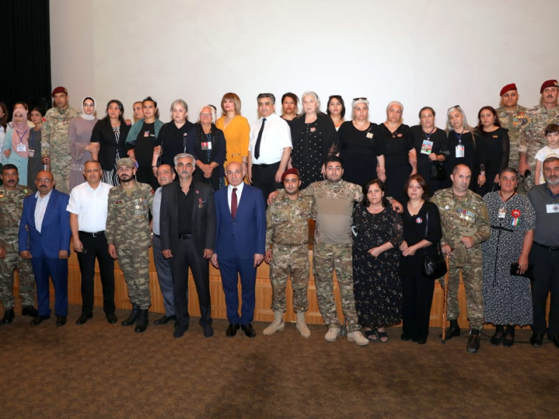Vaqif Şahsuvarovun  ŞƏHİDLƏR ZİRVƏSİ adlı sənədli filmin təqdimat mərasimi keçirildi.