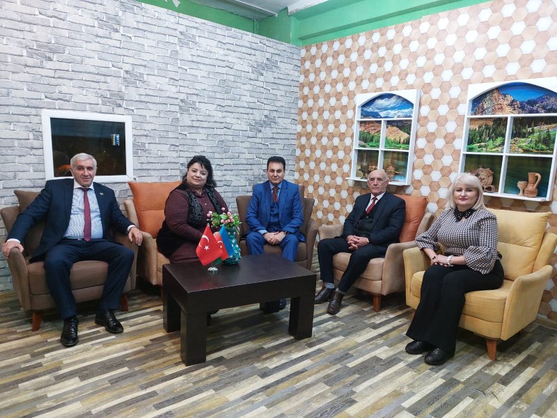 Ömrünün ən parlaq illərini yaşayan baş redaktor.