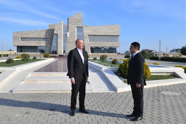 İlham Əliyev Neftçala rayonuna səfər edib - FOTO