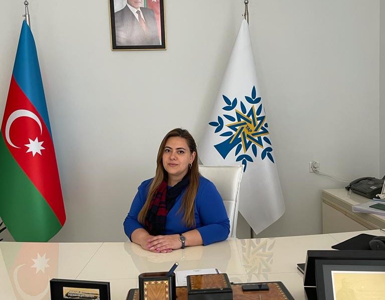 Qadın cəmiyyətin əsas dayaqlarından biridir