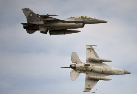 Danimarka Ukraynaya bir ay ərzində havada F-16-ları vəd edib