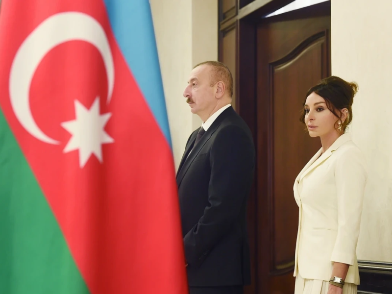 Prezident İlham Əliyev, birinci xanım Mehriban Əliyeva və qızları Leyla Əliyeva səs veriblər