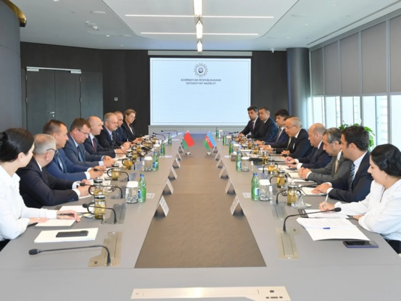 Azərbaycan ilə Belarus arasında birgə istehsal müəssisələrinin yaradılması imkanları müzakirə edilib