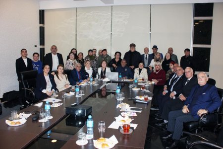 “Qadın dünyası” ictimai birliyi  20 Yanvar faciəsi və şəhidlərinə həsr edilmiş “ Vətən mənə oğul desə nə dərdim” adlı dəyirmi masa